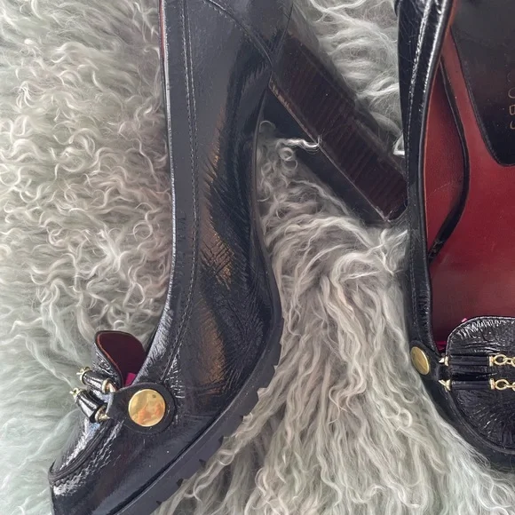 Marc Jacobs Black Loafers with Gold Chain Detail 38.5 - Picture 2 of 6